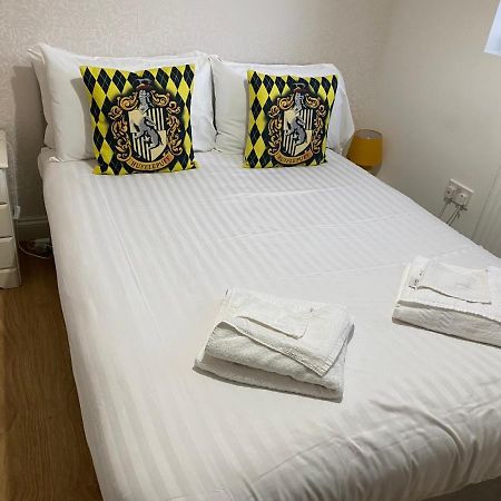 Appartement avec 3 chambre Watford  Extérieur photo